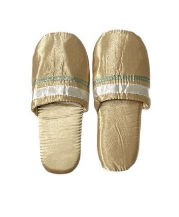 1  PAIR, FLUFFY SLIPPERS SOFT FEEL BEDROOM SLIPPERS UNISEX FOOTWEAR £ 0.75P ONLY
